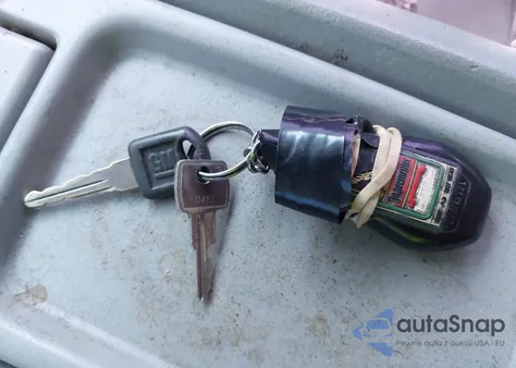 1999 Chevrolet Tahoe Lt z USA, uszkodzony, nr VIN 1GNEC13R3XJ415502